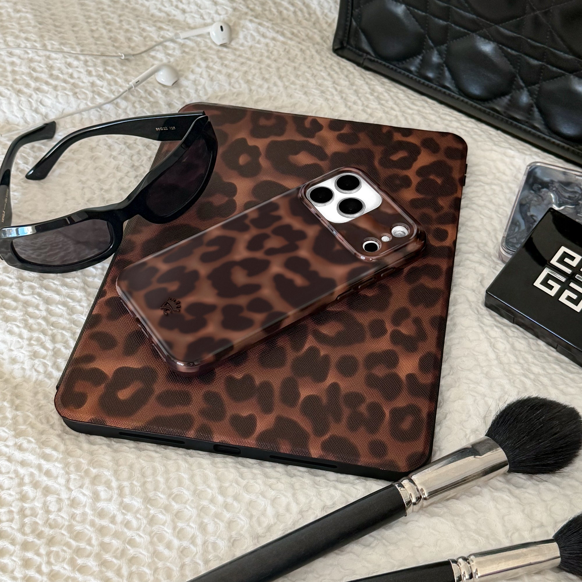 VELVET CAVIAR It Girl iPad Case