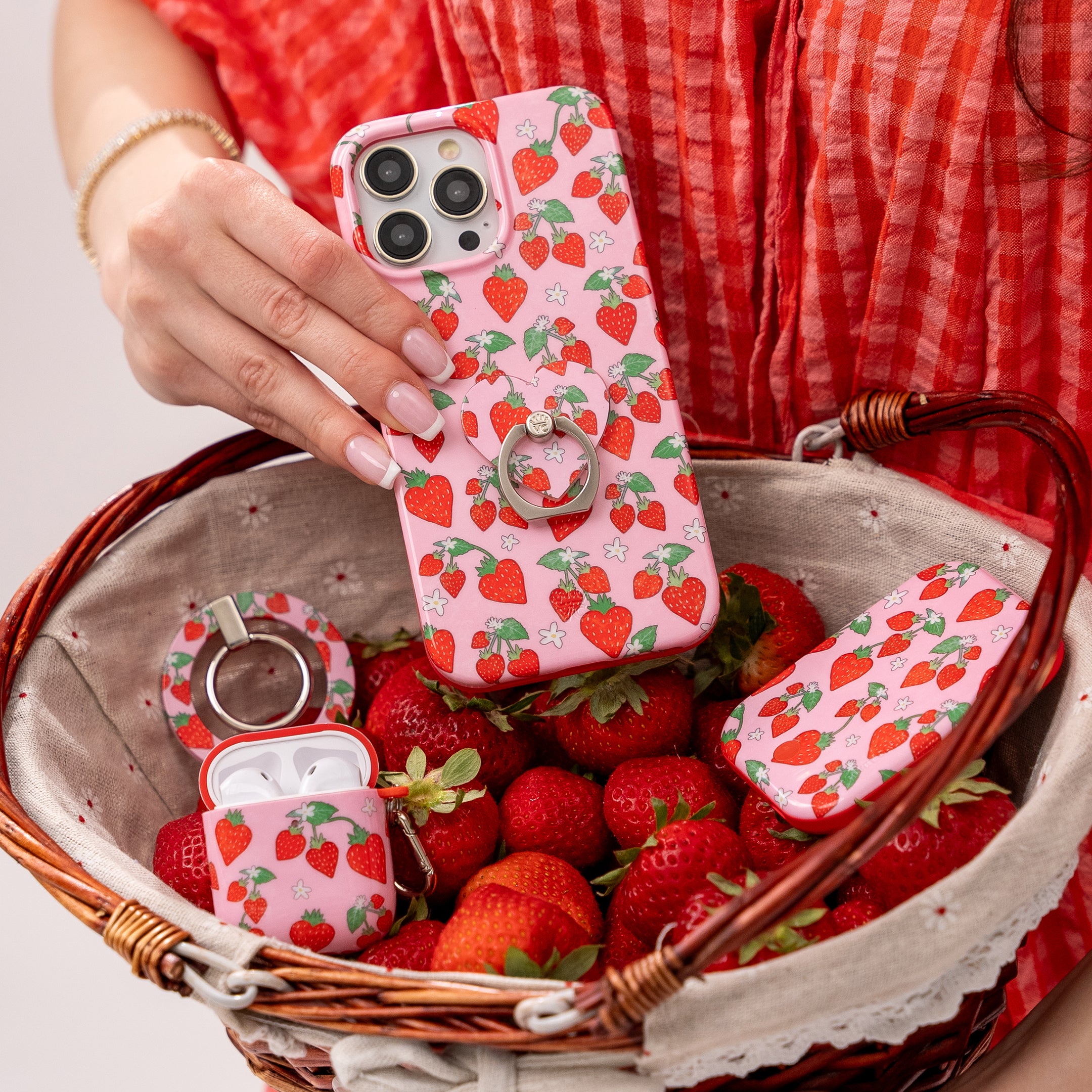Strawberry Sweethearts Phone Ring