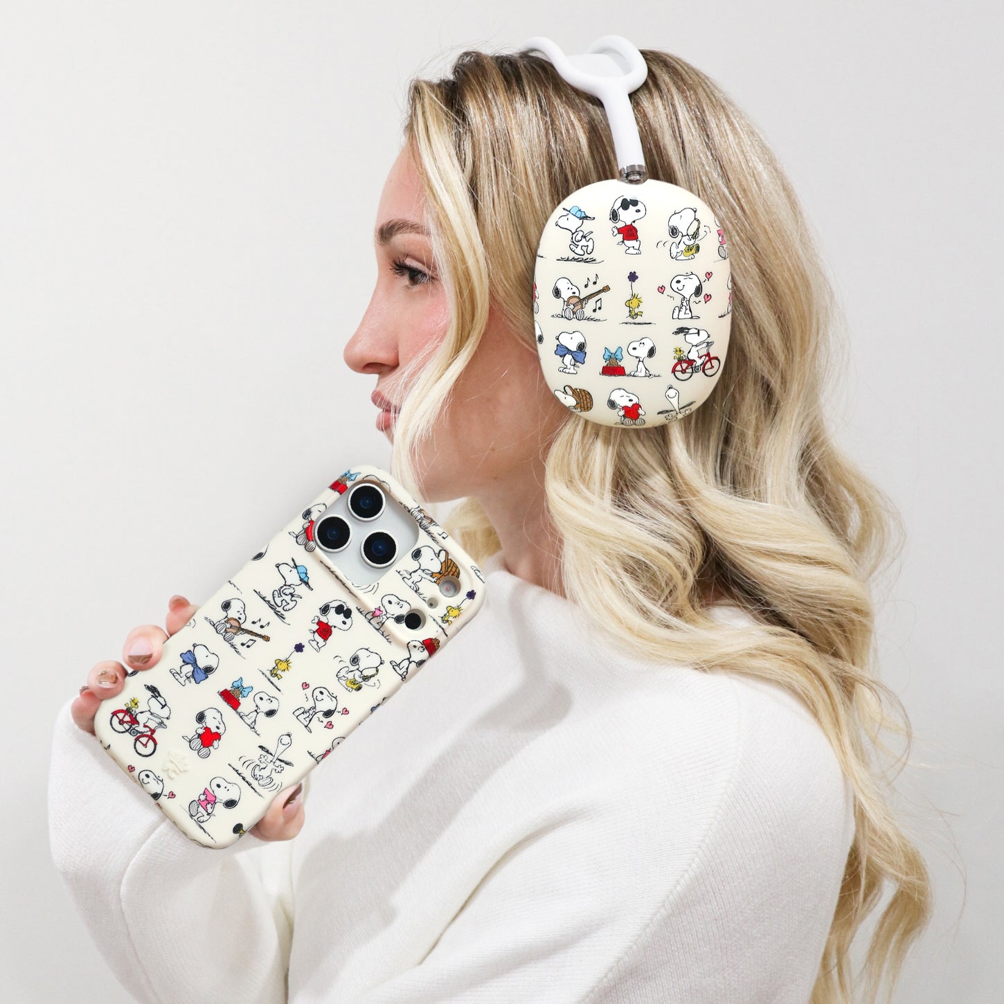 Velvet Caviar Snoopy Moods AirPod Max Case - Thumbnail 4
