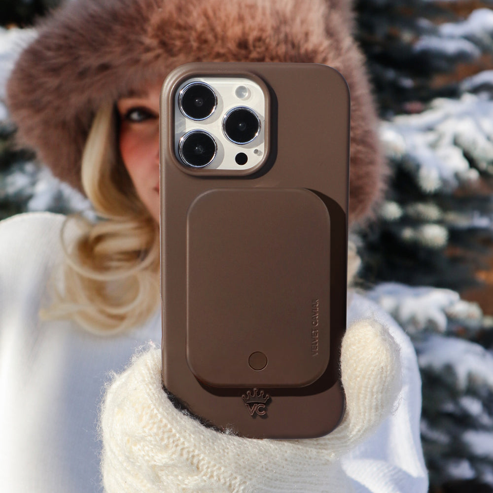 VELVET CAVIAR MagSafe Battery Pack - Thumbnail 5