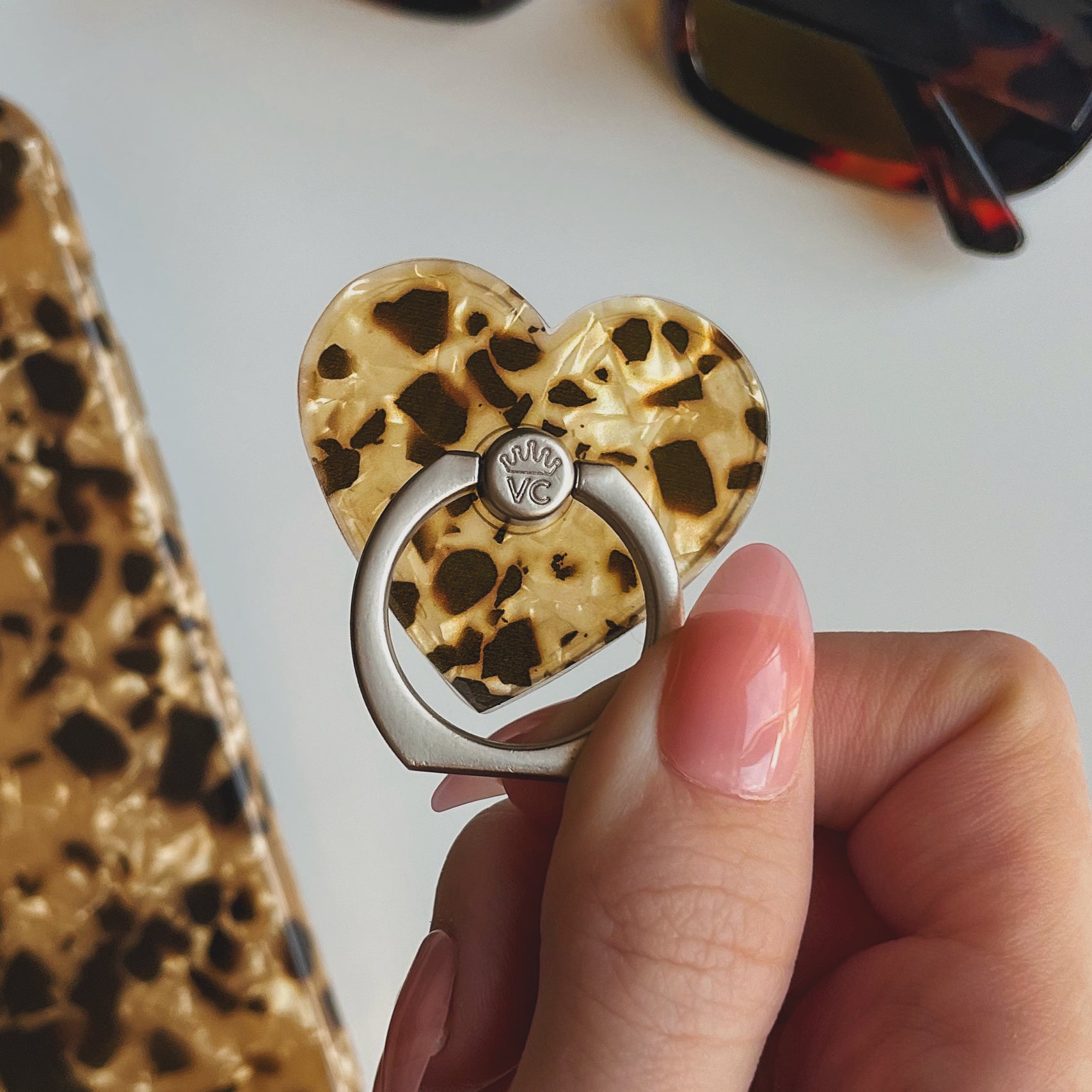 Blonde Tort Phone Ring –